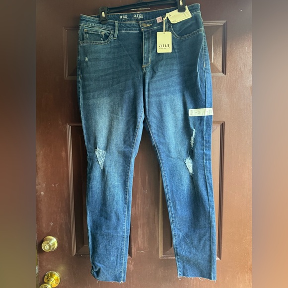 a.n.a. Size 14 mid-rise jegging DISTRESSED - Picture 1 of 10